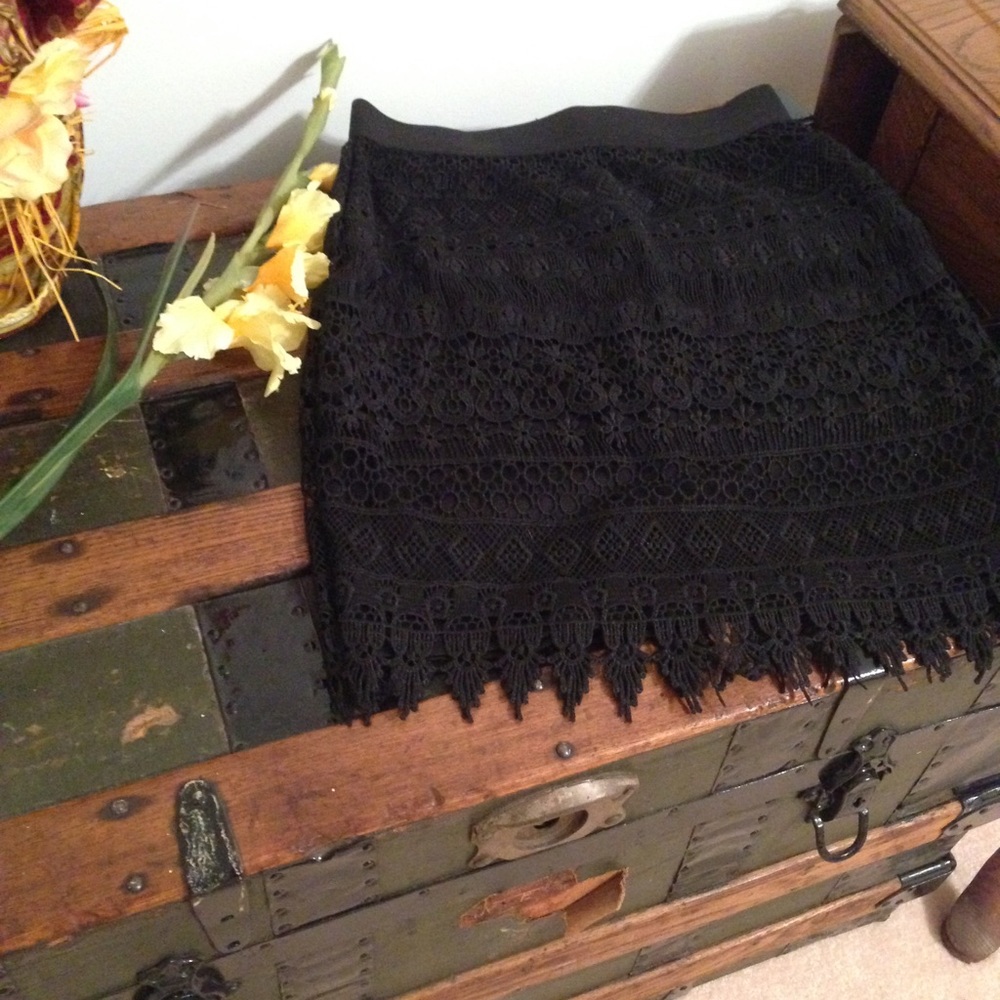 NWOT Black German Lace Skirt